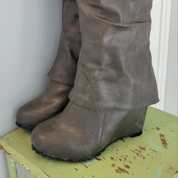 NWOB SZ 5 Breckelle's leather tall boots. - Picture 4 of 5